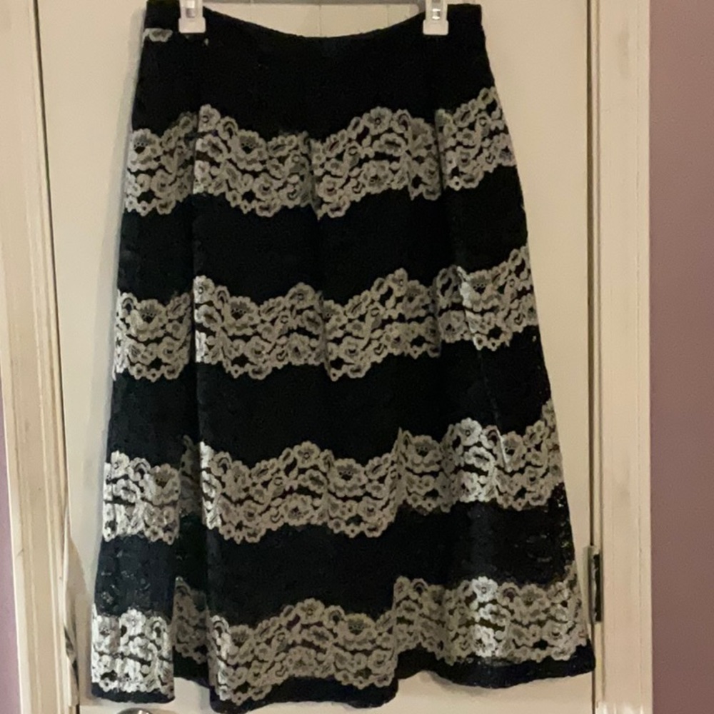 Who What Wear Midi Skirt Black White Stripe  NWOT SZ 10